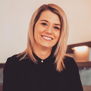 Meet your Posher, Karine